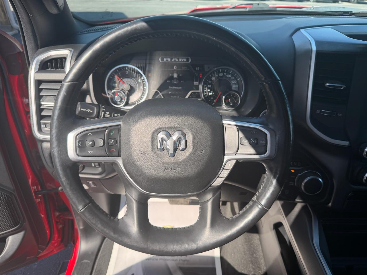 RAM 1500 Big Horn 4x4 Crew Cab 5'7" Box 2020