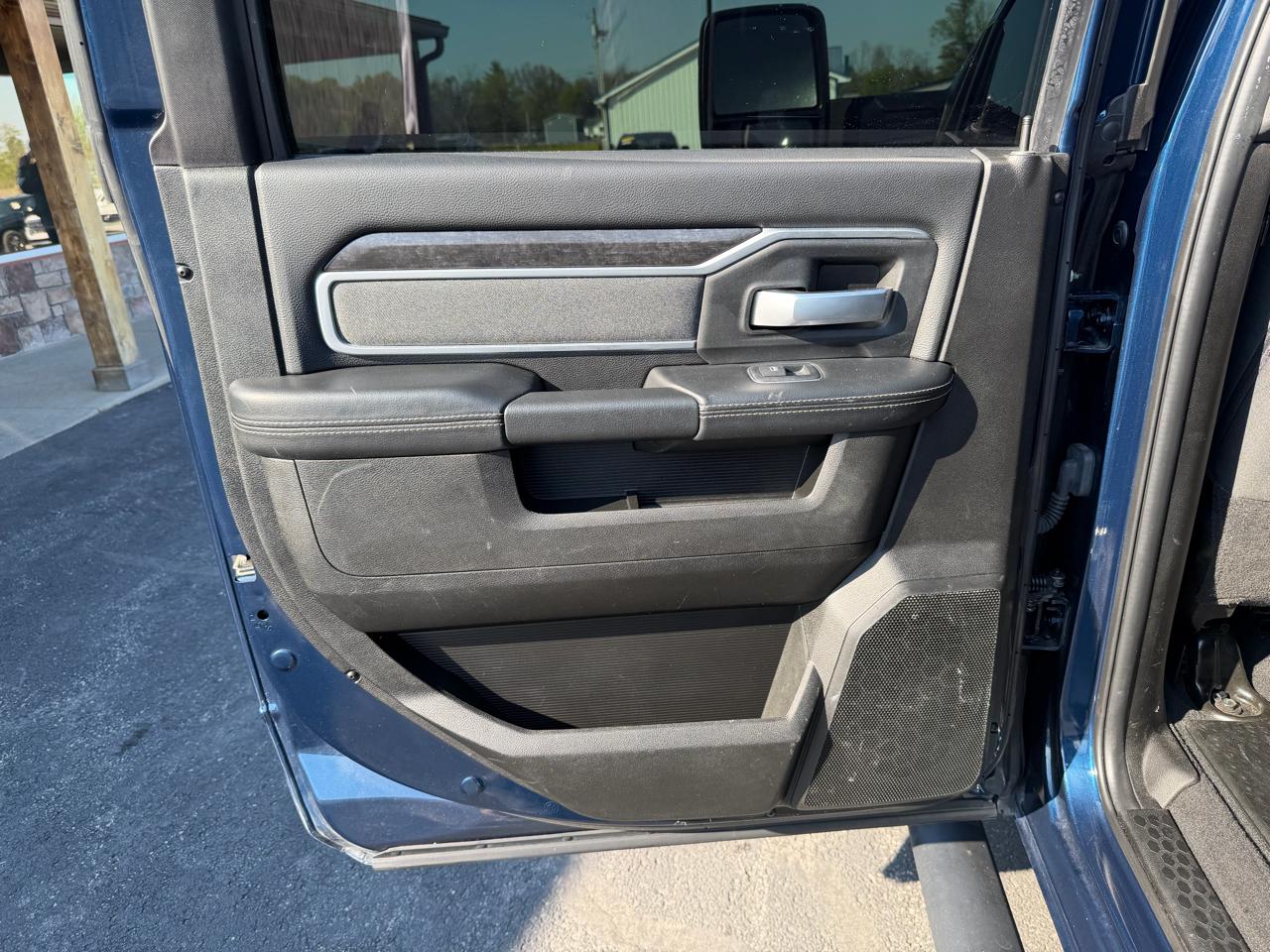 RAM 2500 Big Horn 4x4 Crew Cab 6'4" Box 2023