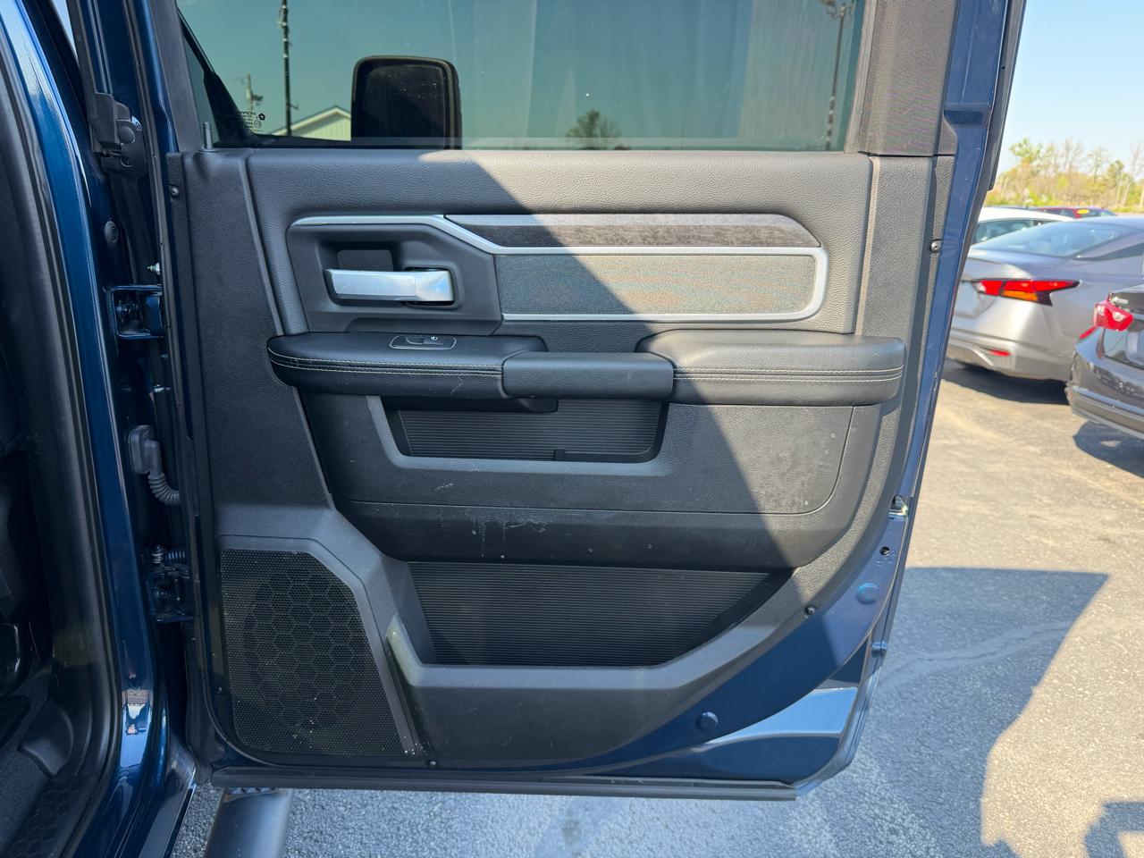 RAM 2500 Big Horn 4x4 Crew Cab 6'4" Box 2023