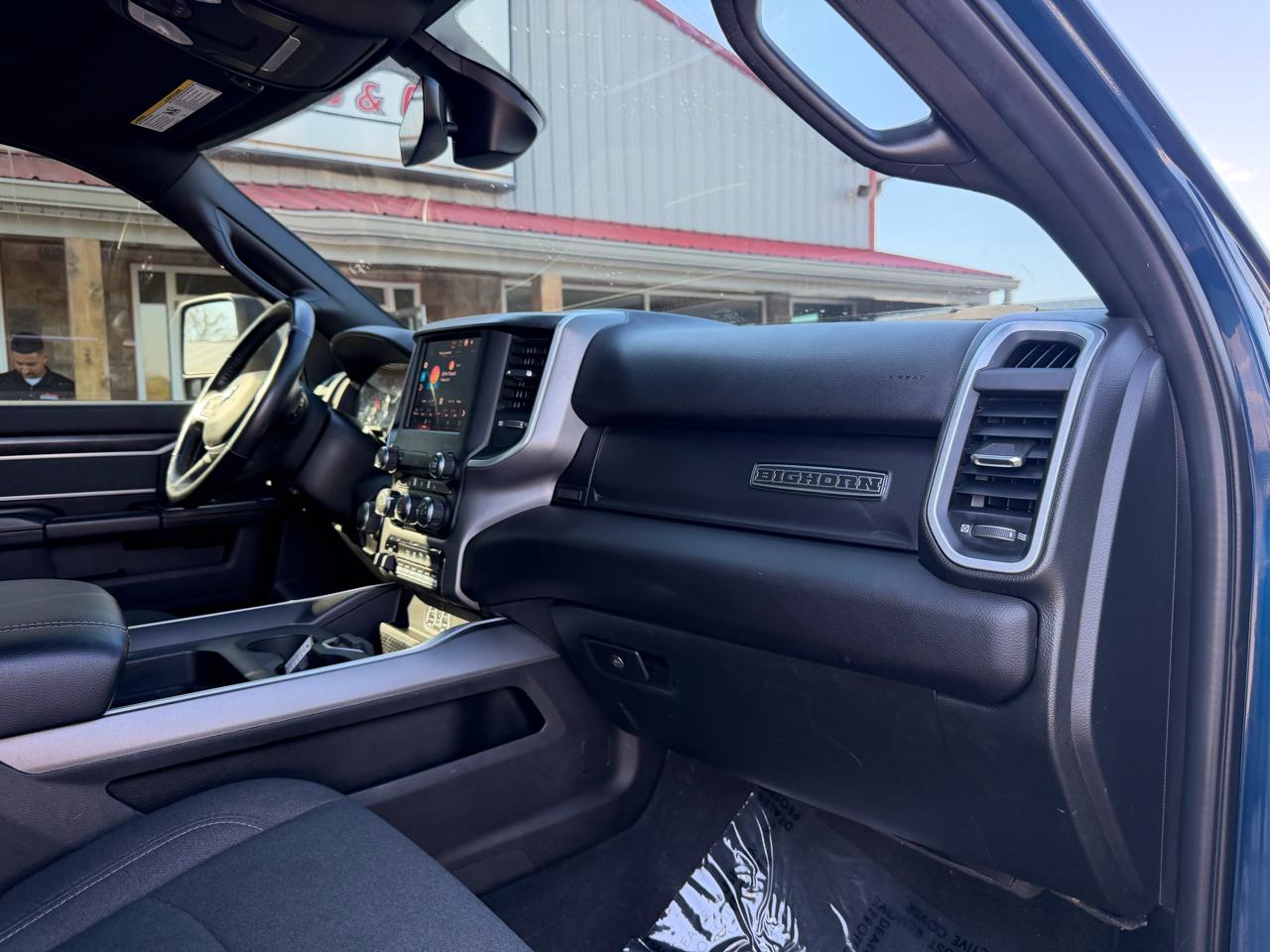 RAM 2500 Big Horn 4x4 Crew Cab 6'4" Box 2023