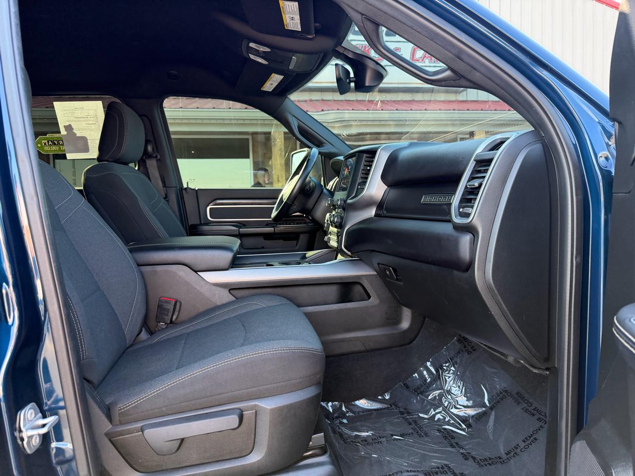 RAM 2500 Big Horn 4x4 Crew Cab 6'4" Box 2023