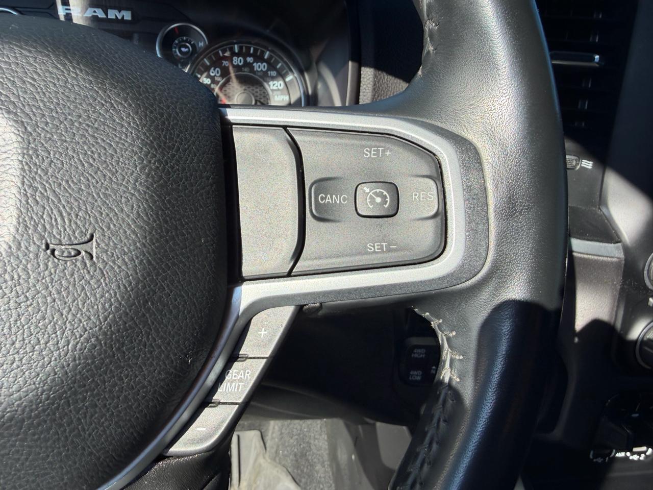 RAM 2500 Big Horn 4x4 Crew Cab 6'4" Box 2023