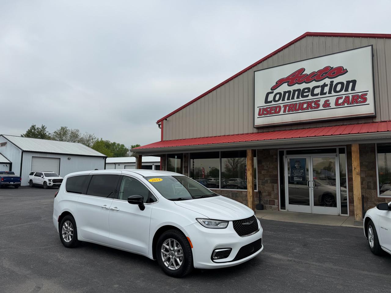 Chrysler Pacifica Touring L FWD 2024