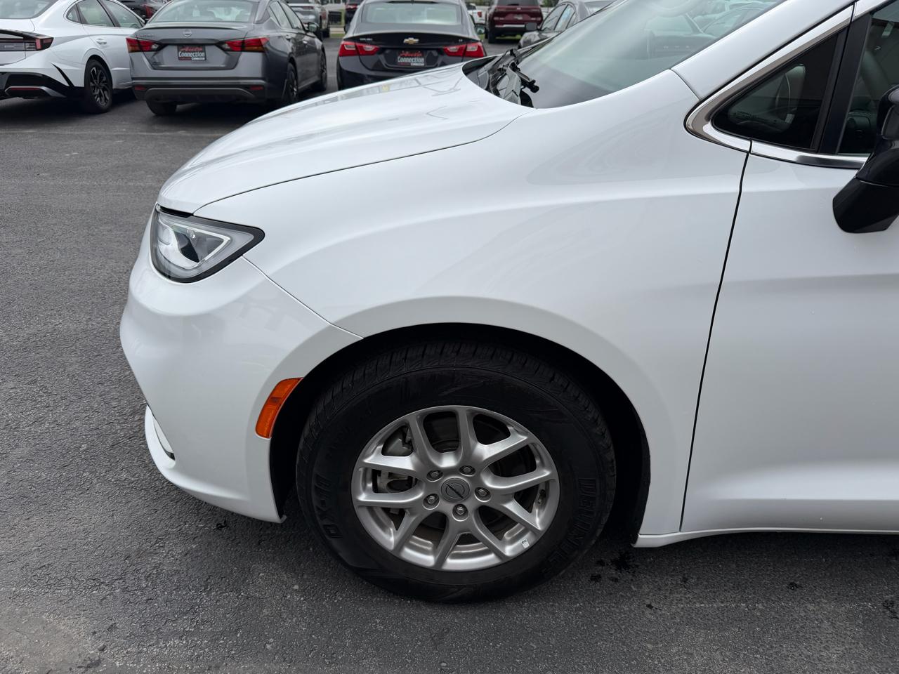 Chrysler Pacifica Touring L FWD 2024