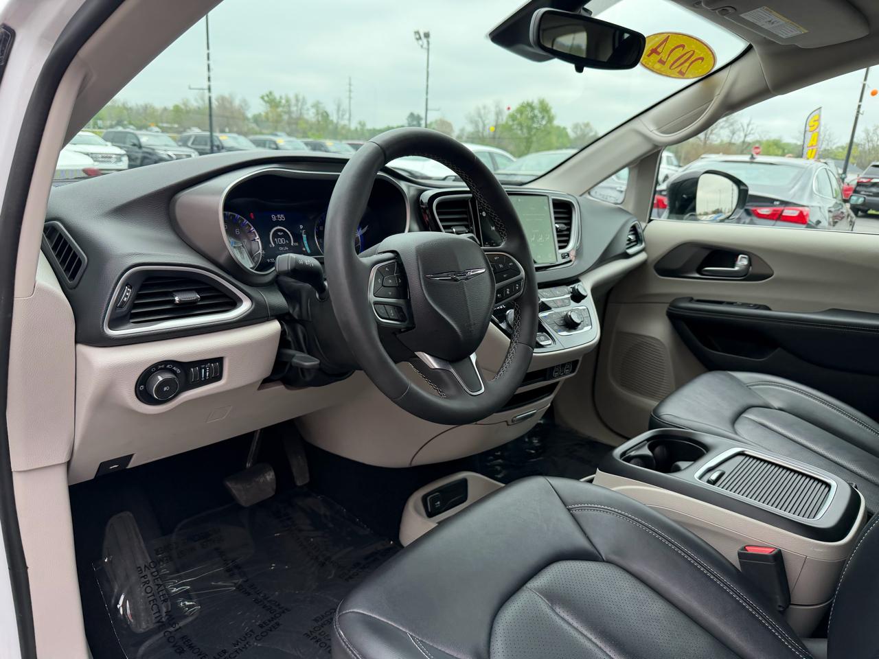 Chrysler Pacifica Touring L FWD 2024