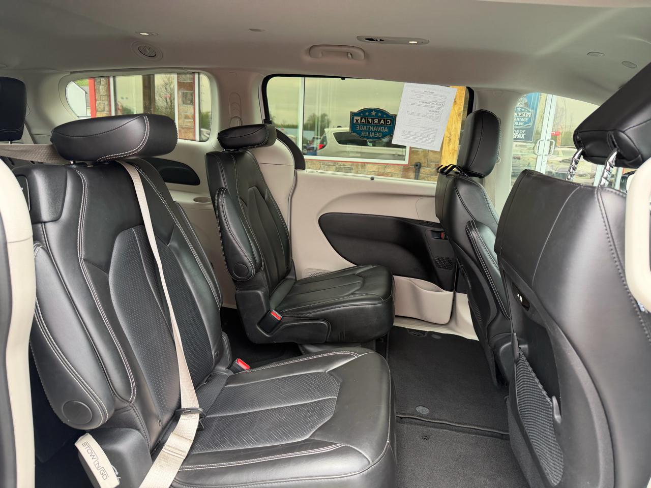 Chrysler Pacifica Touring L FWD 2024