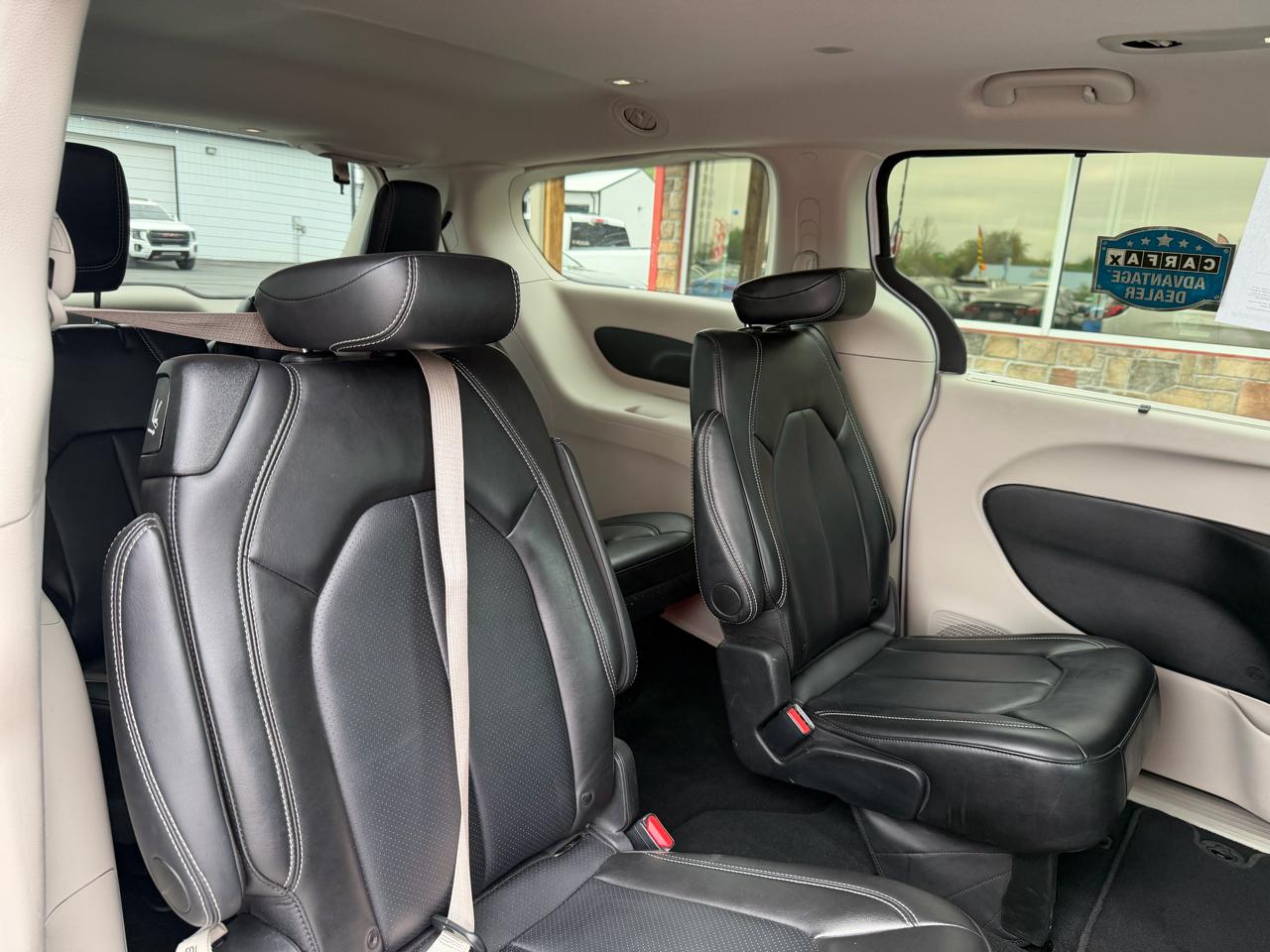 Chrysler Pacifica Touring L FWD 2024