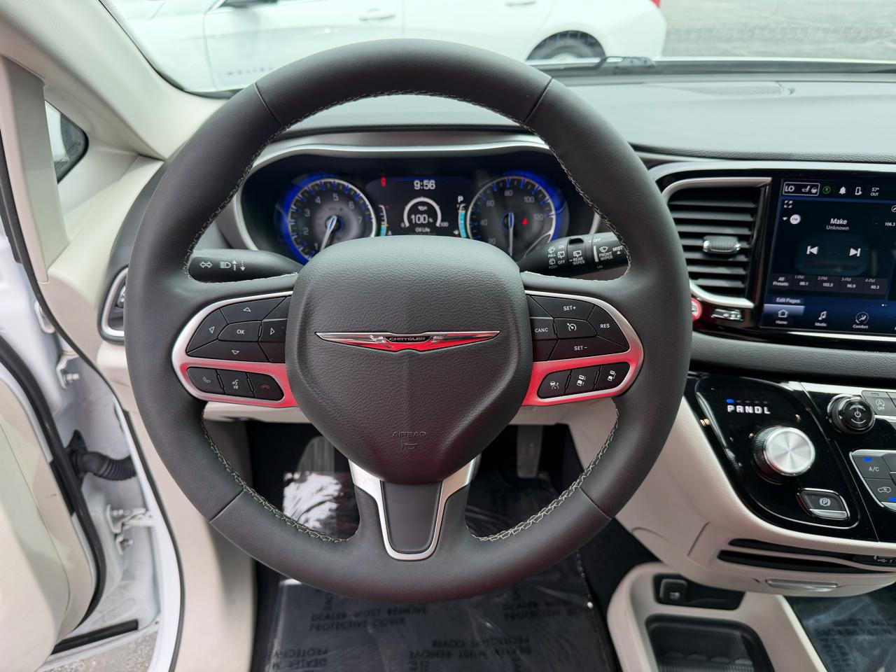 Chrysler Pacifica Touring L FWD 2024