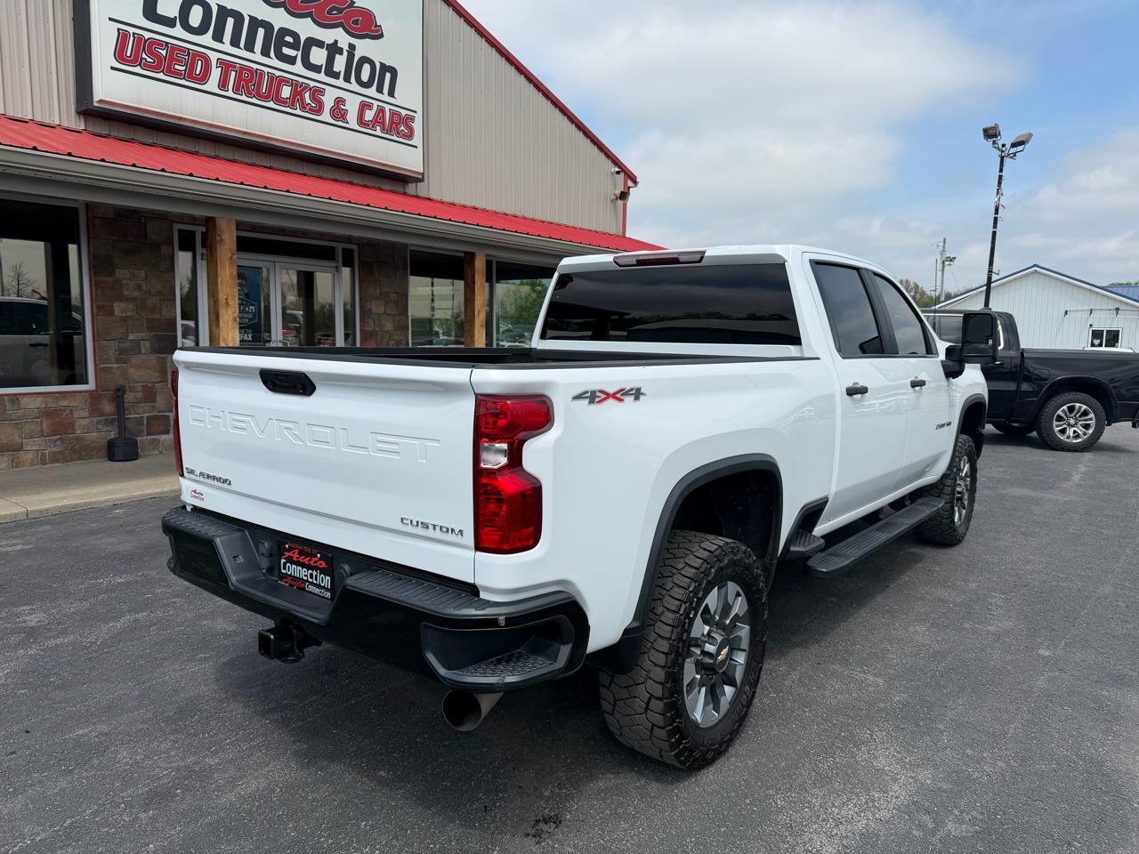 Chevrolet Silverado 2500HD 4WD Crew Cab 159" Custom 2022