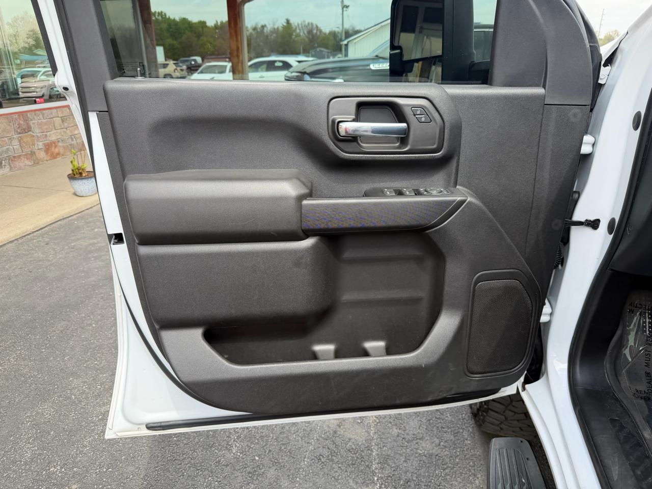 Chevrolet Silverado 2500HD 4WD Crew Cab 159" Custom 2022