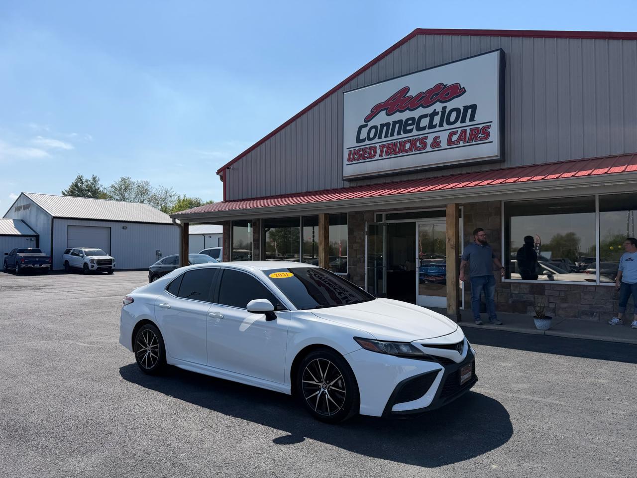 Toyota Camry SE Auto (Natl) 2021
