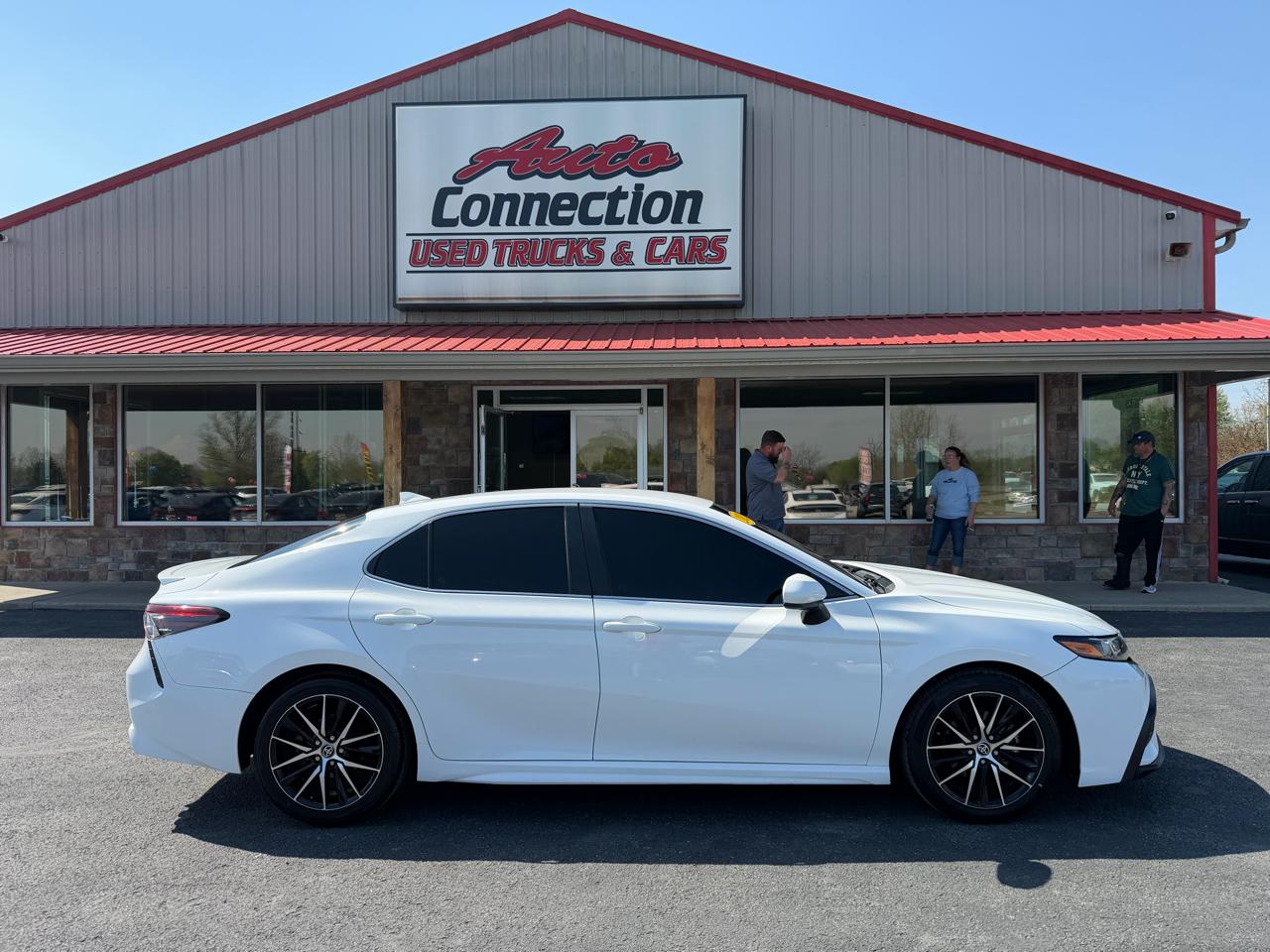 Toyota Camry SE Auto (Natl) 2021