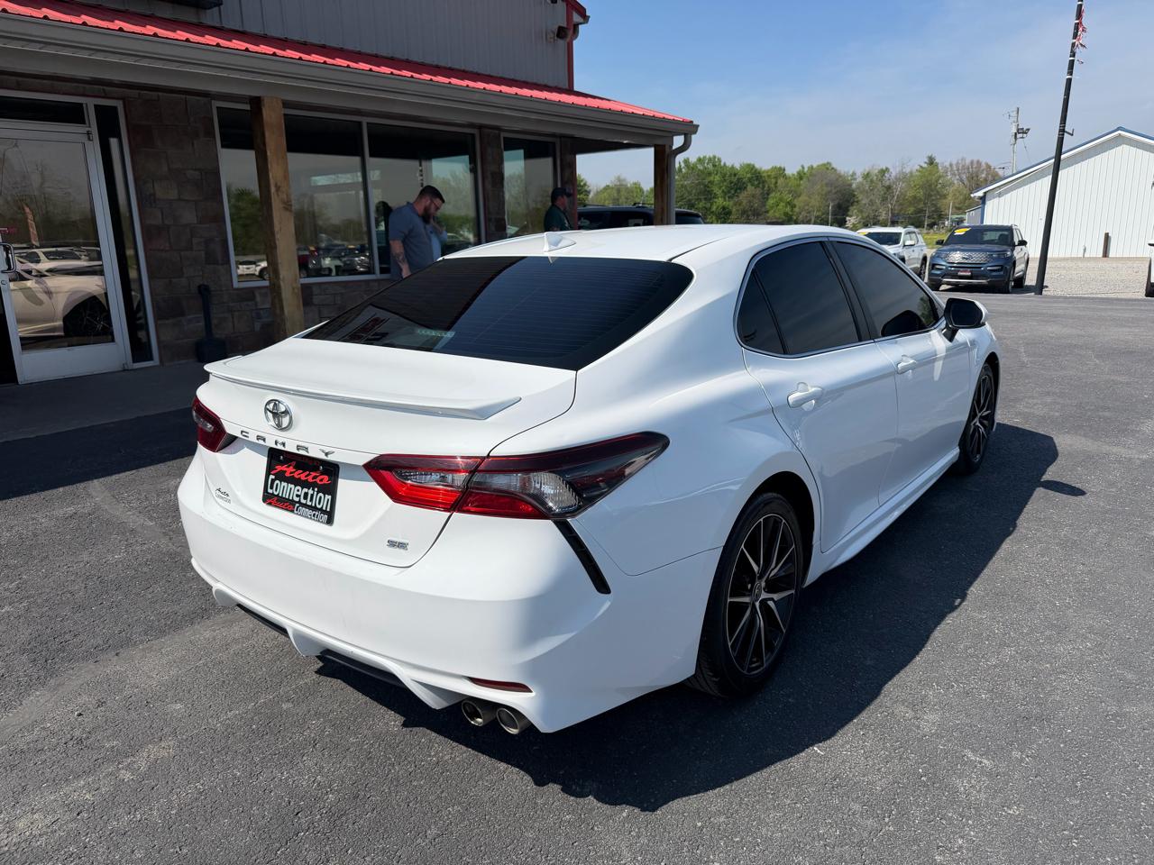 Toyota Camry SE Auto (Natl) 2021