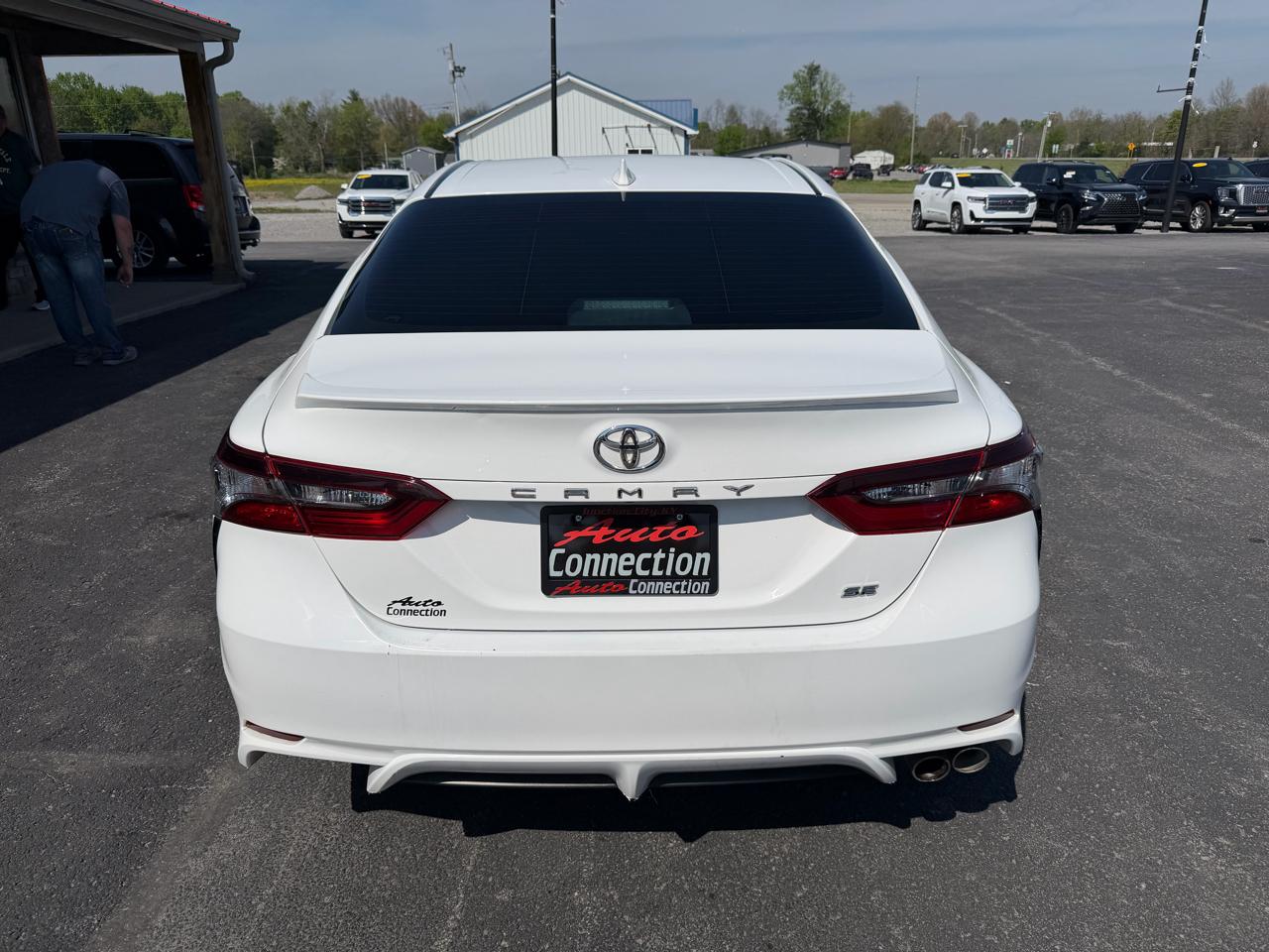 Toyota Camry SE Auto (Natl) 2021