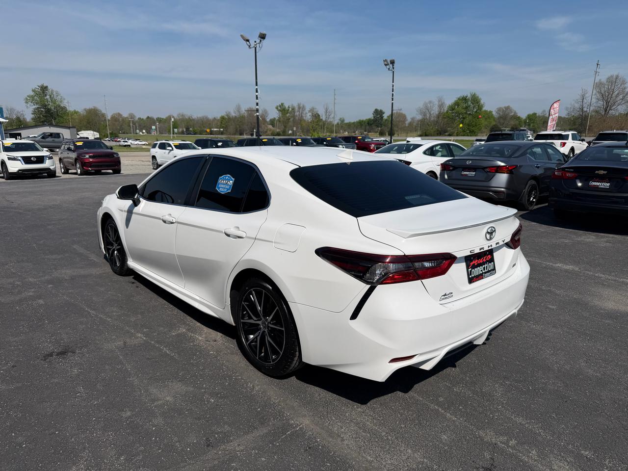Toyota Camry SE Auto (Natl) 2021
