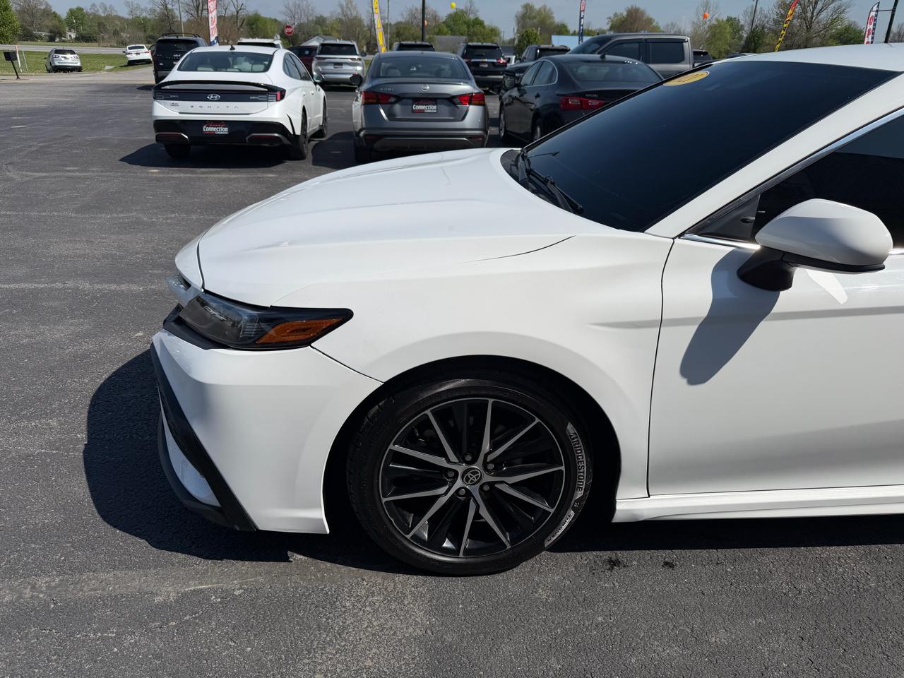 Toyota Camry SE Auto (Natl) 2021
