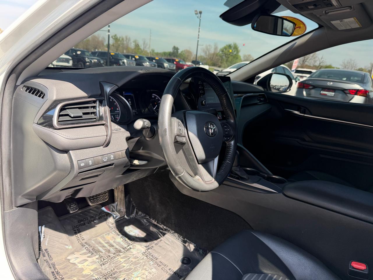 Toyota Camry SE Auto (Natl) 2021