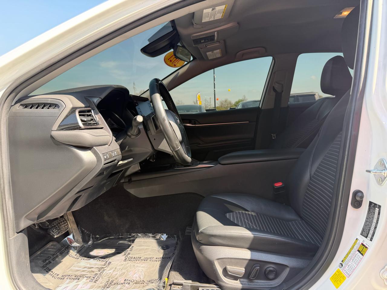 Toyota Camry SE Auto (Natl) 2021