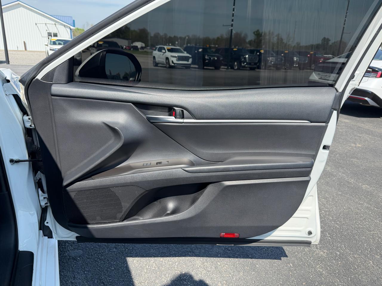 Toyota Camry SE Auto (Natl) 2021