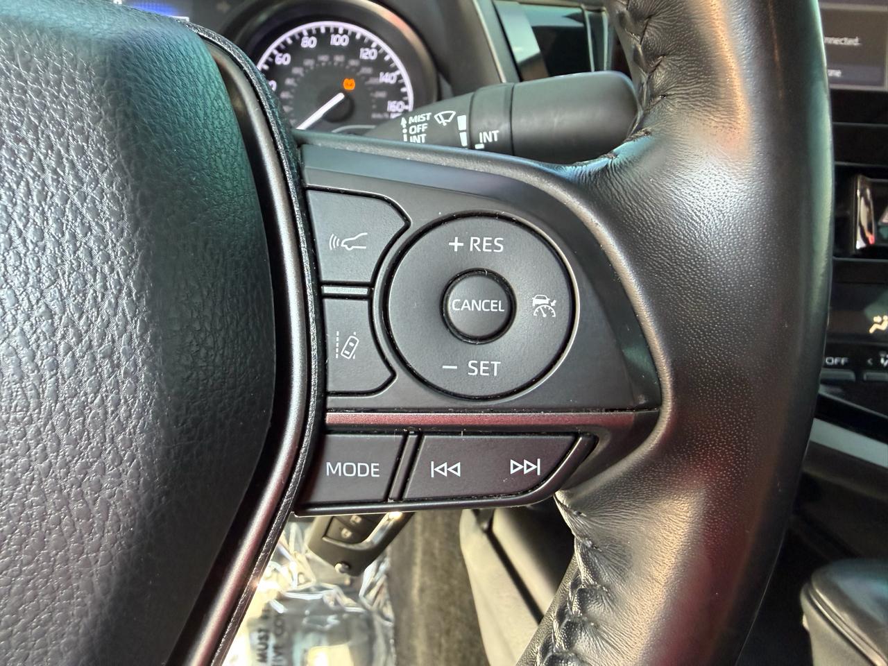 Toyota Camry SE Auto (Natl) 2021