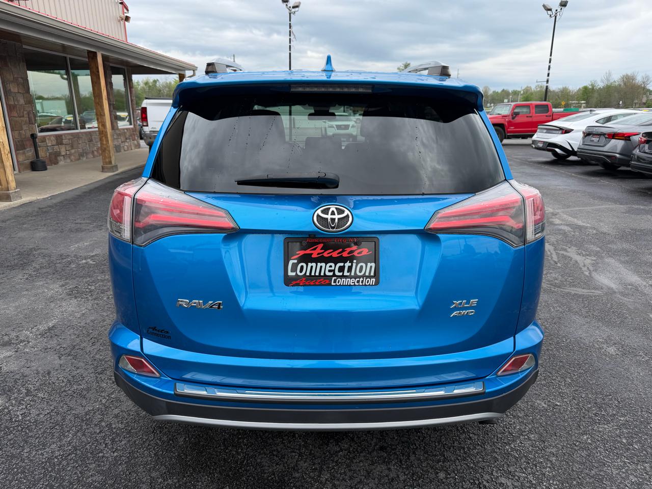Toyota RAV4 Adventure AWD (Natl) 2018