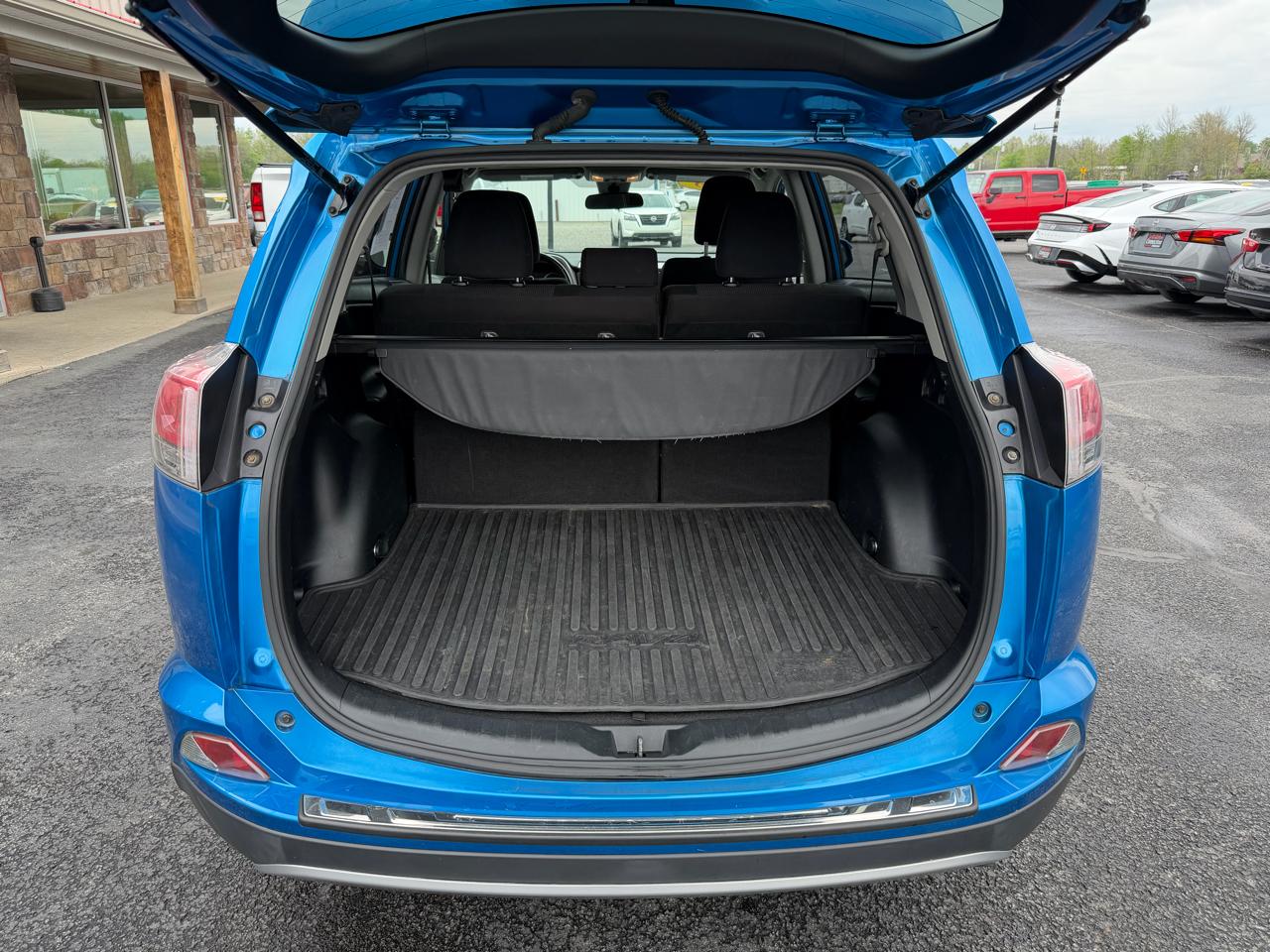 Toyota RAV4 Adventure AWD (Natl) 2018