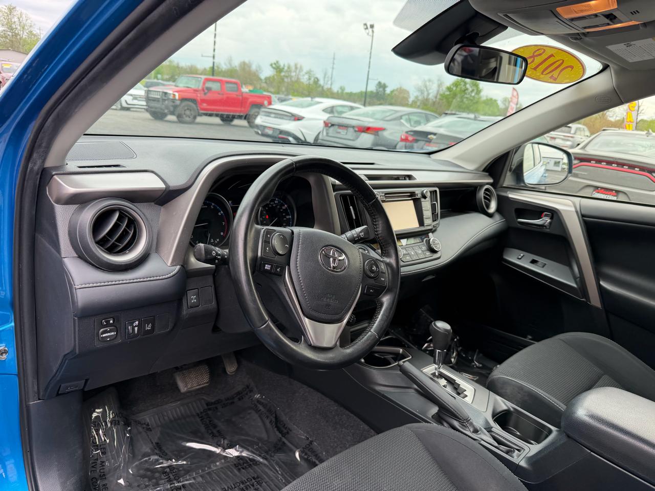 Toyota RAV4 Adventure AWD (Natl) 2018