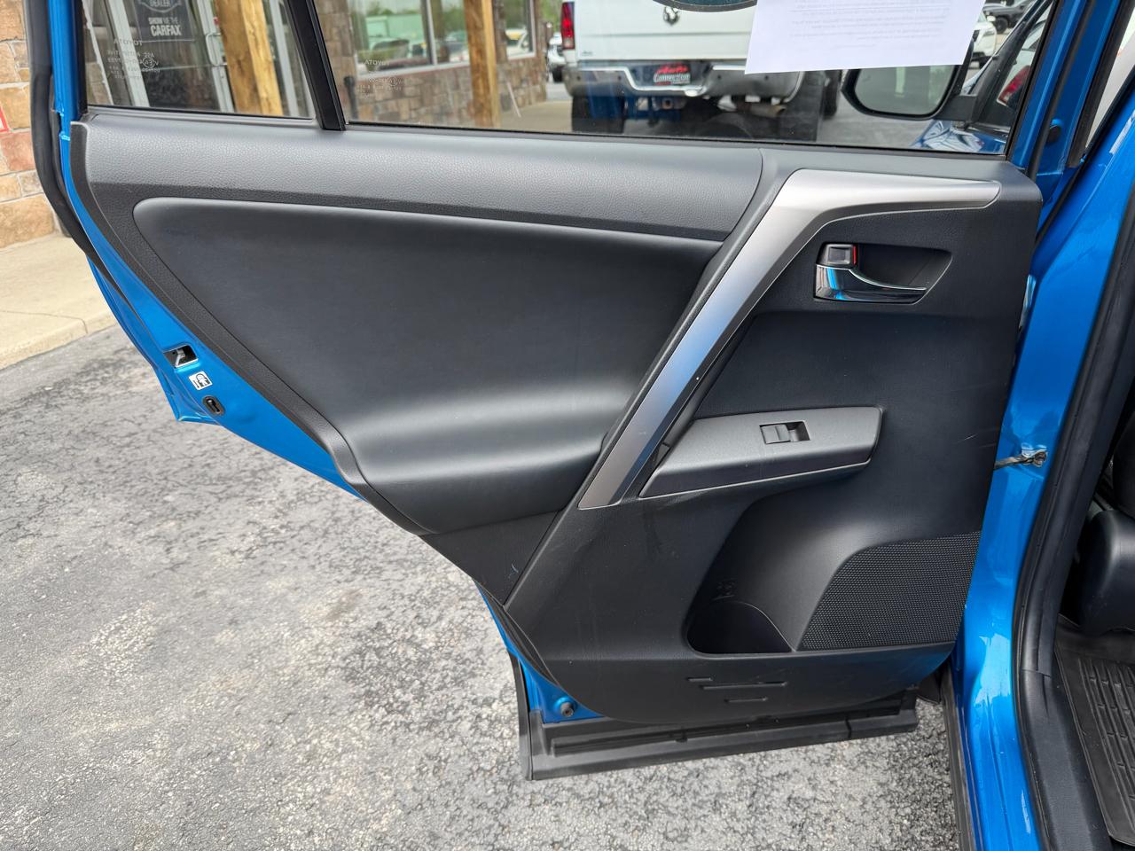 Toyota RAV4 Adventure AWD (Natl) 2018