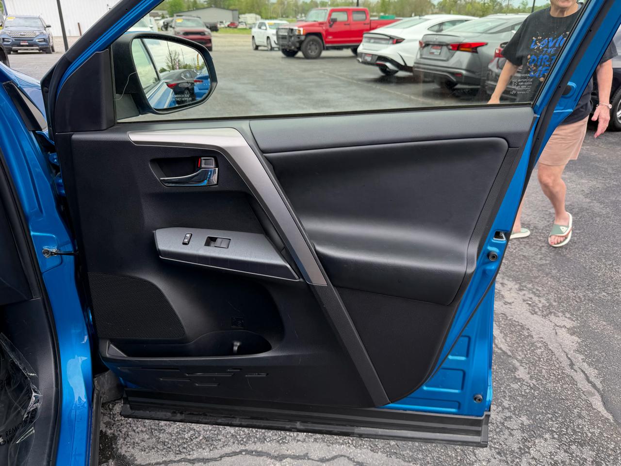 Toyota RAV4 Adventure AWD (Natl) 2018