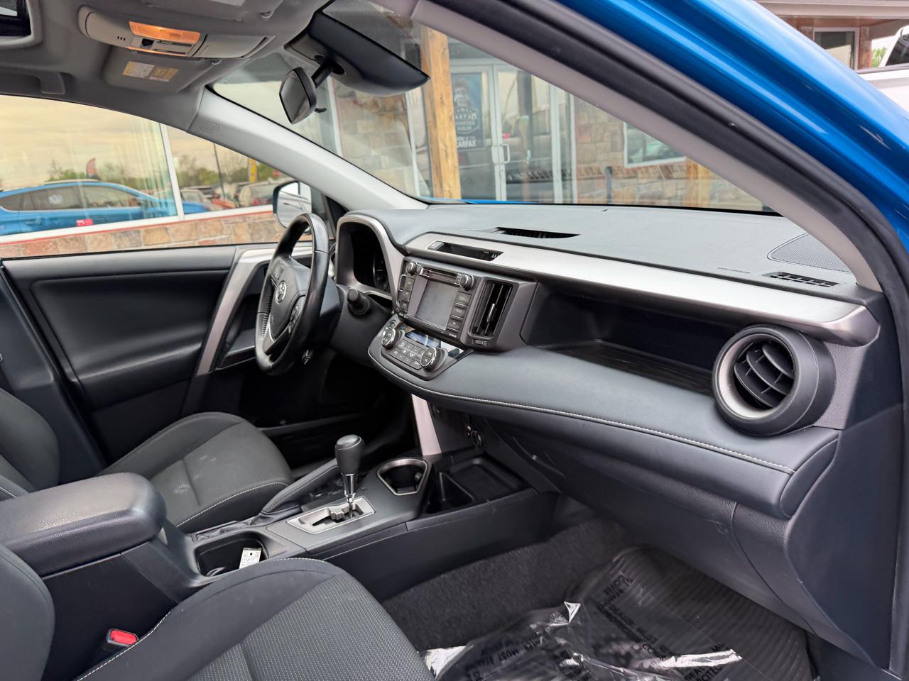 Toyota RAV4 Adventure AWD (Natl) 2018