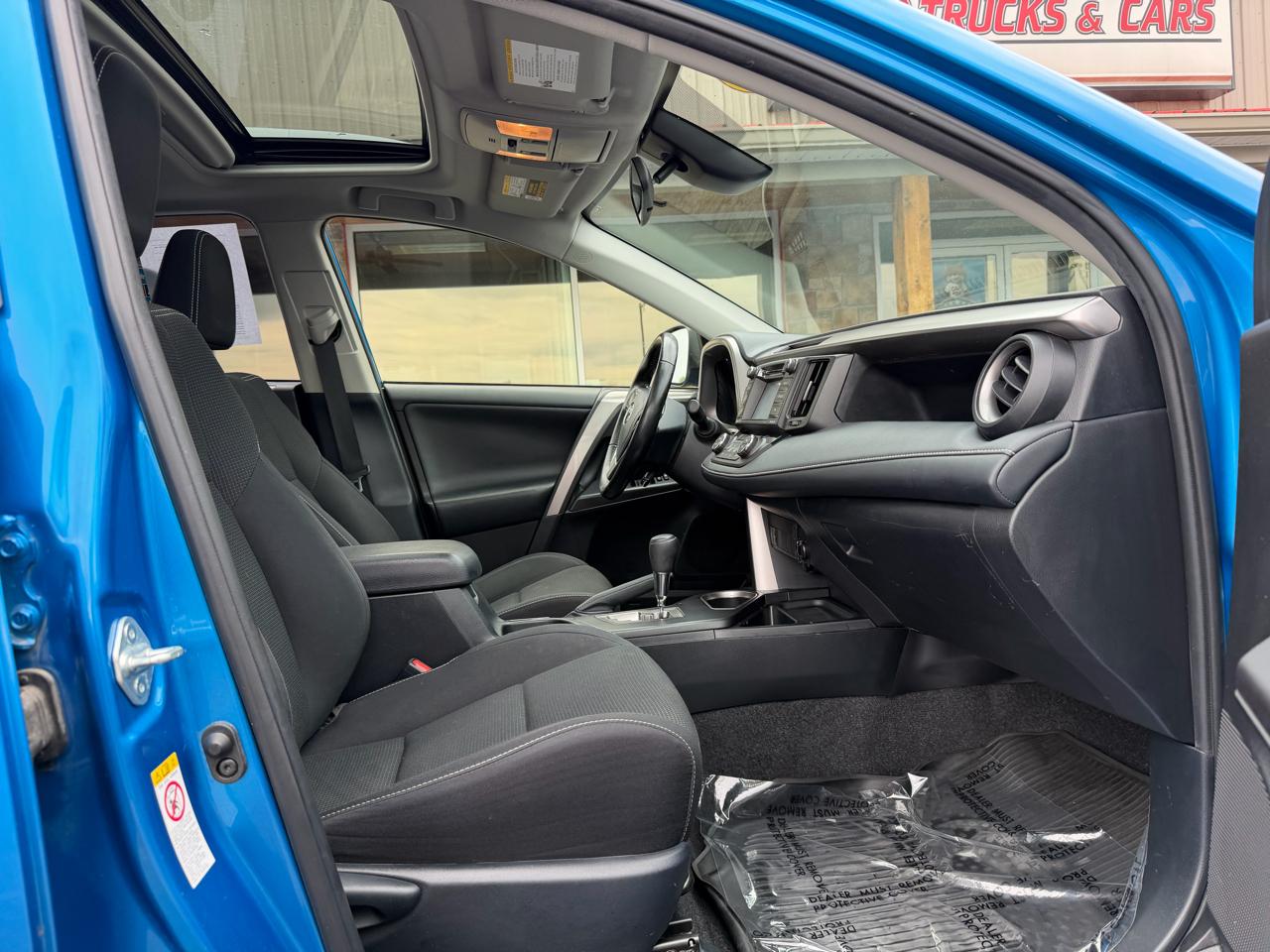 Toyota RAV4 Adventure AWD (Natl) 2018