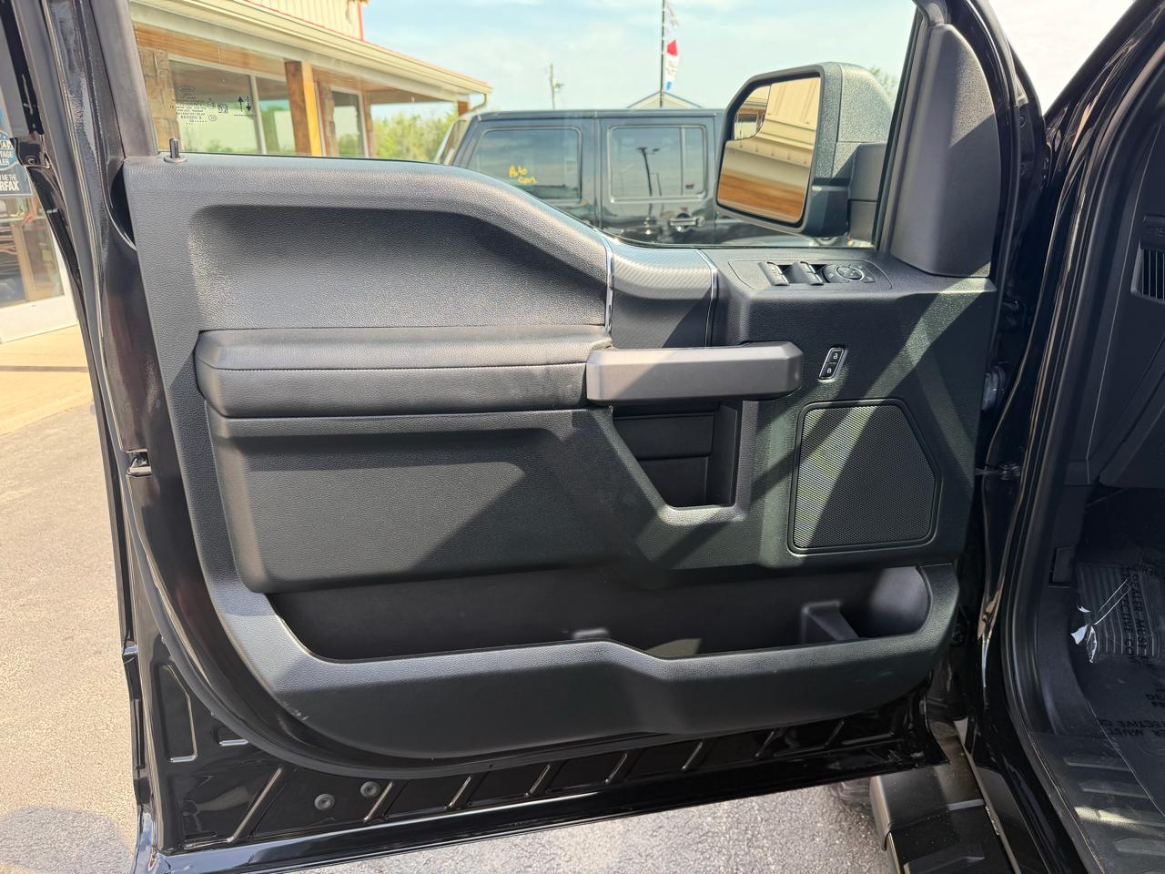 Ford F-150 4WD SuperCrew 145" XLT 2020