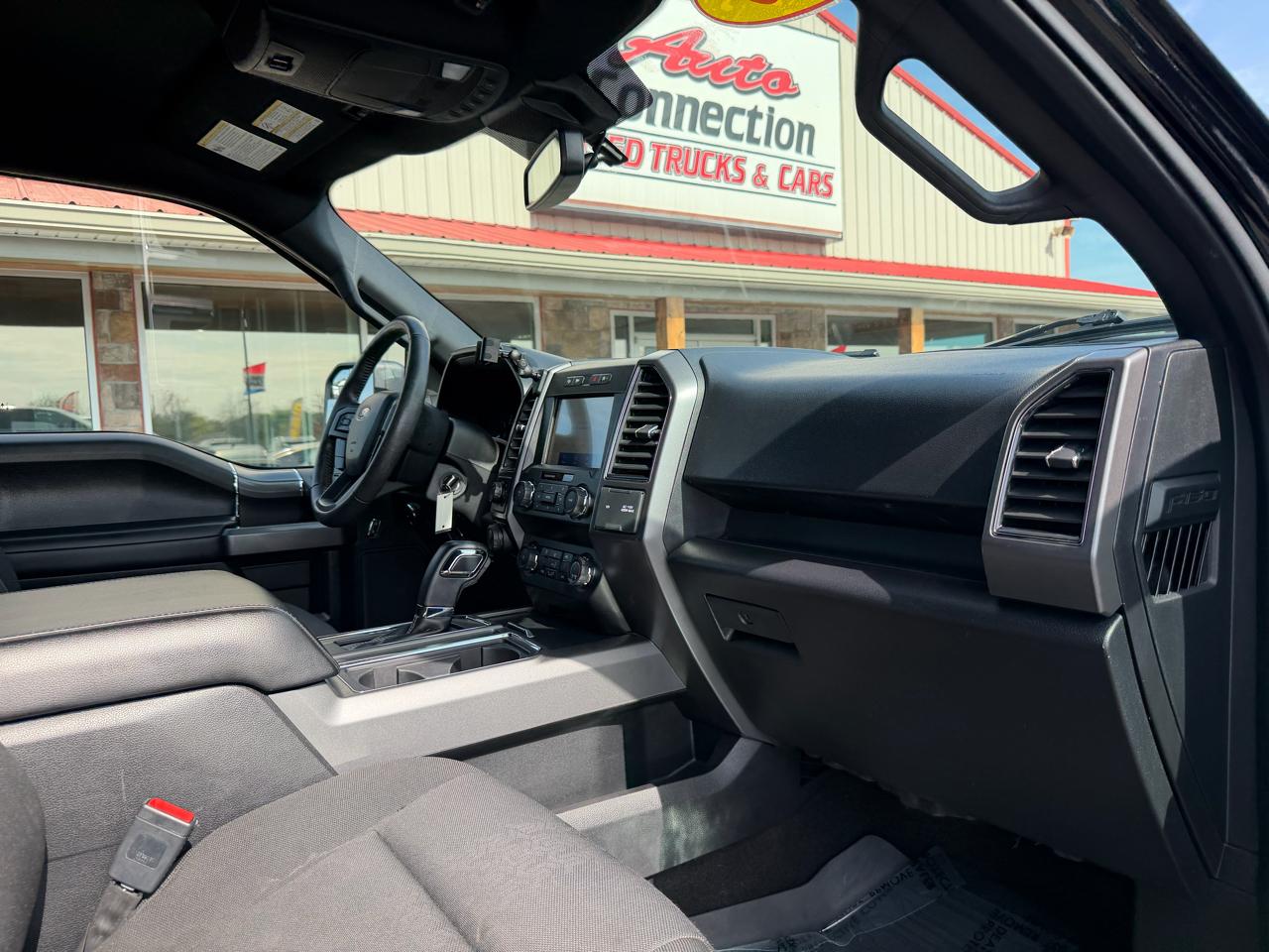 Ford F-150 4WD SuperCrew 145" XLT 2020