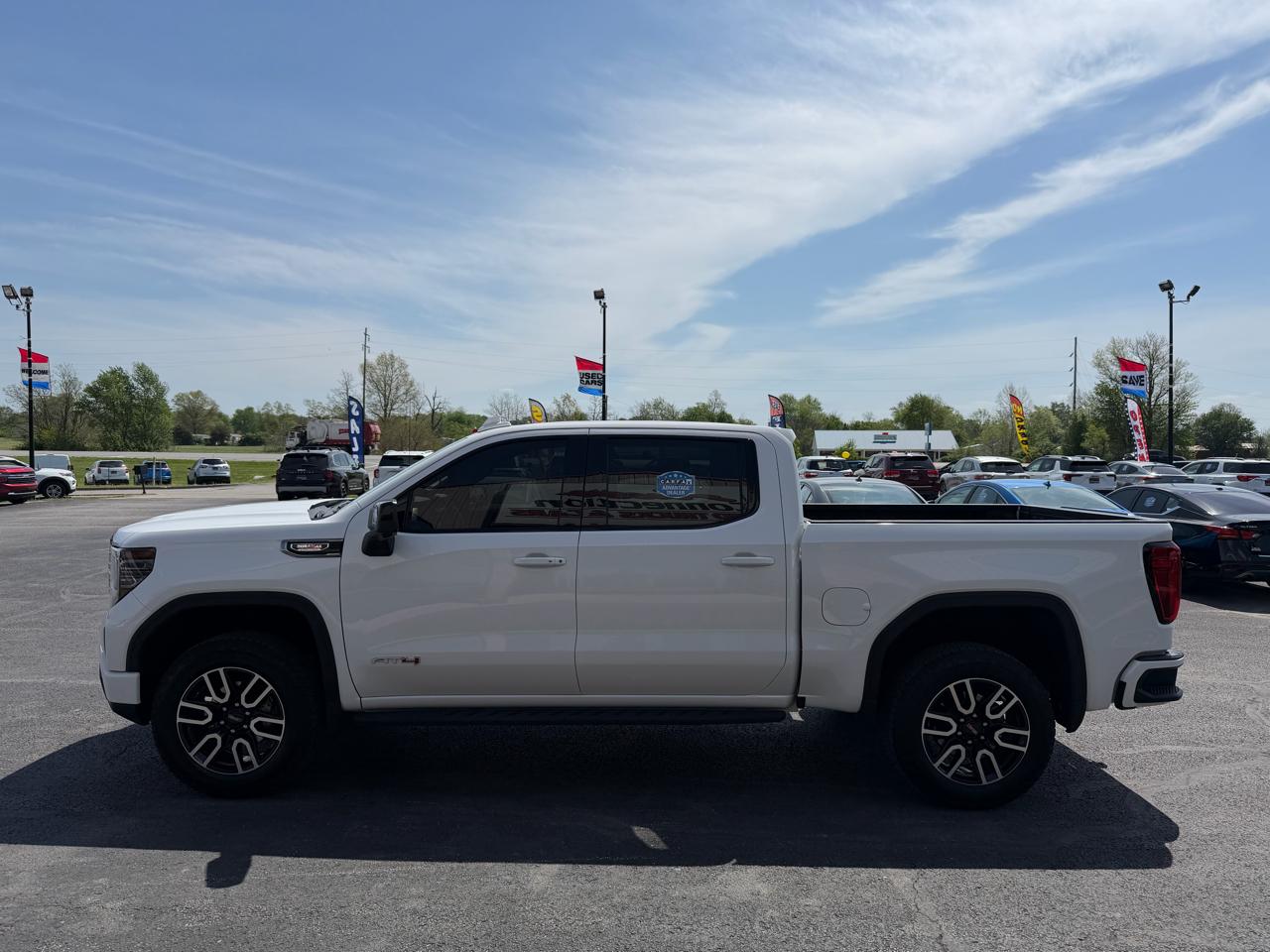 GMC Sierra 1500 4WD Crew Cab 147" AT4 2025