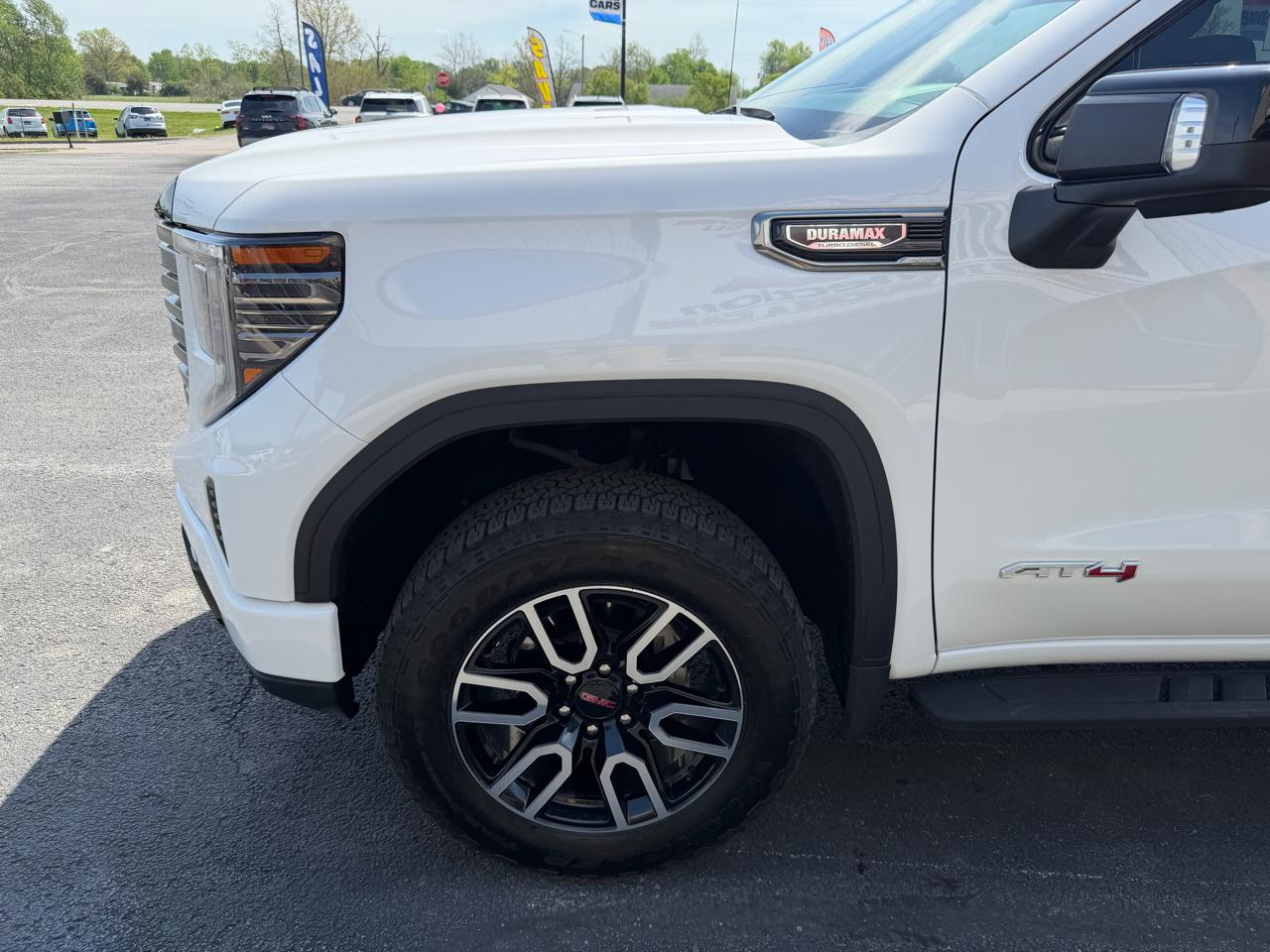 GMC Sierra 1500 4WD Crew Cab 147" AT4 2025