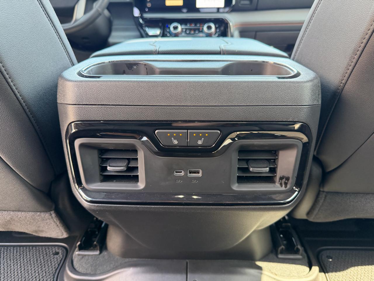 GMC Sierra 1500 4WD Crew Cab 147" AT4 2025