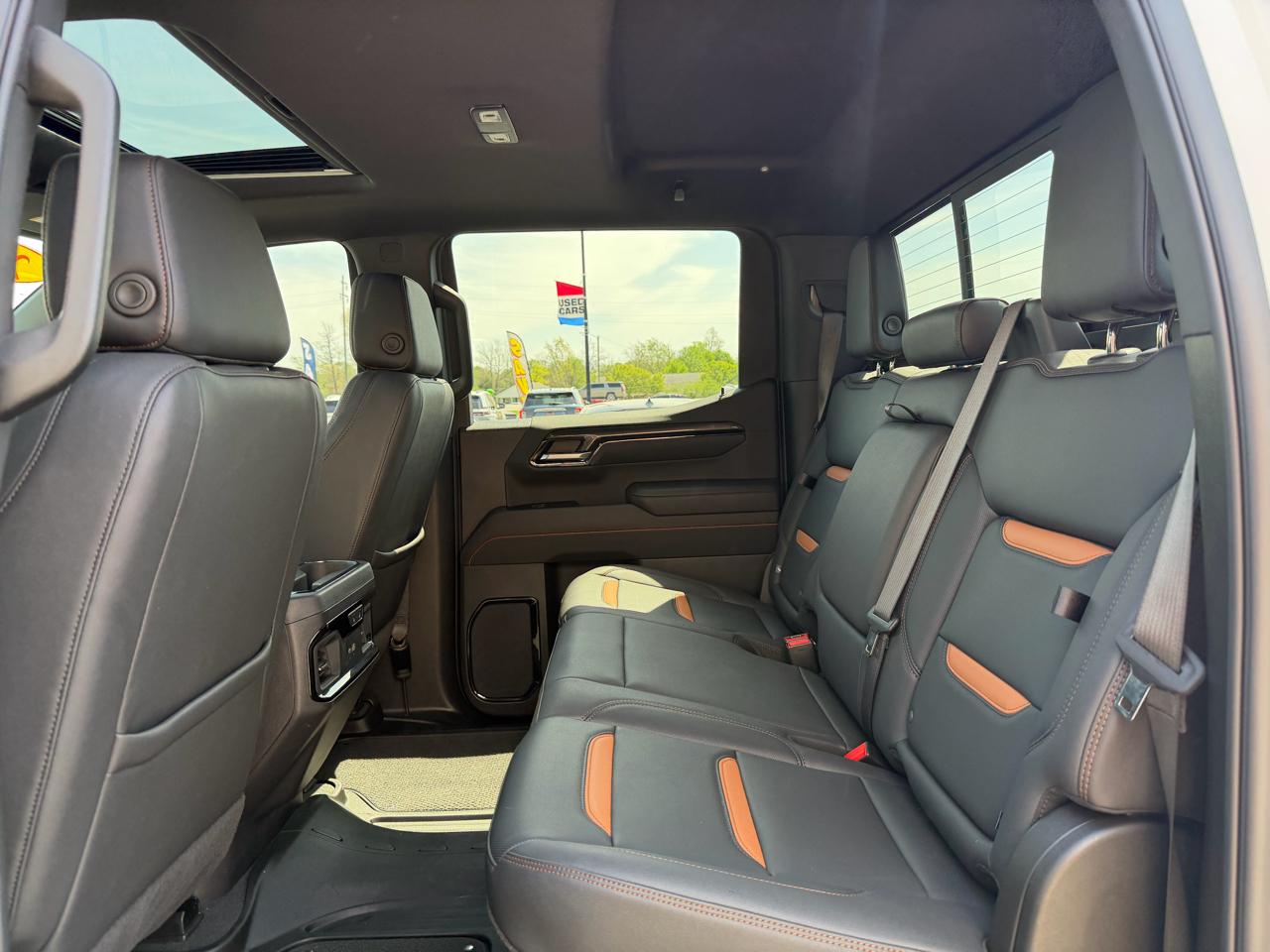 GMC Sierra 1500 4WD Crew Cab 147" AT4 2025