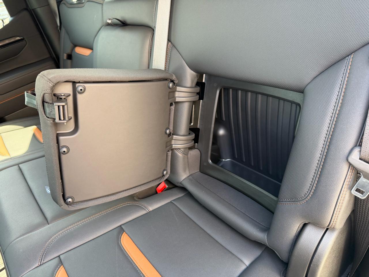 GMC Sierra 1500 4WD Crew Cab 147" AT4 2025