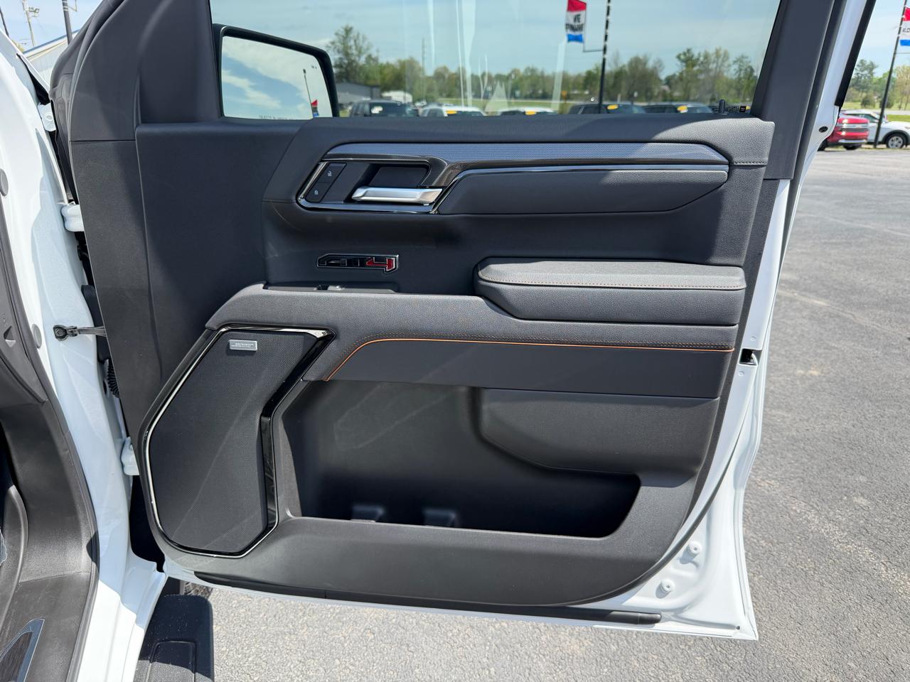 GMC Sierra 1500 4WD Crew Cab 147" AT4 2025