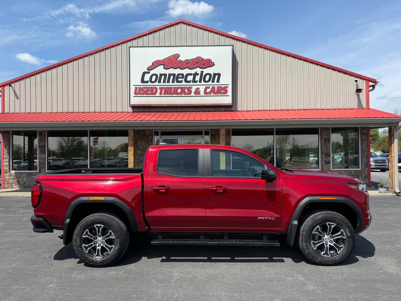 GMC Canyon 4WD Crew Cab AT4 2024