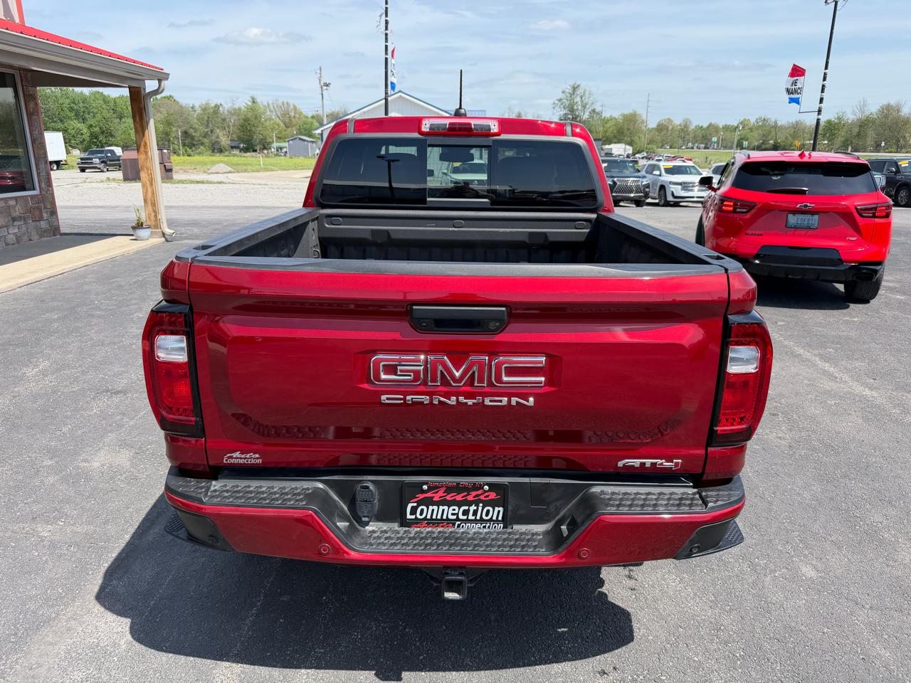 GMC Canyon 4WD Crew Cab AT4 2024