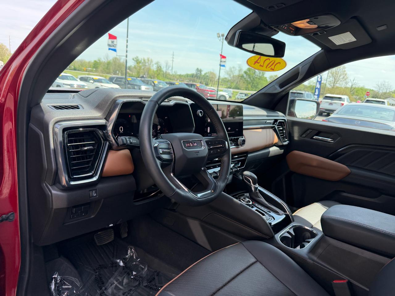 GMC Canyon 4WD Crew Cab AT4 2024