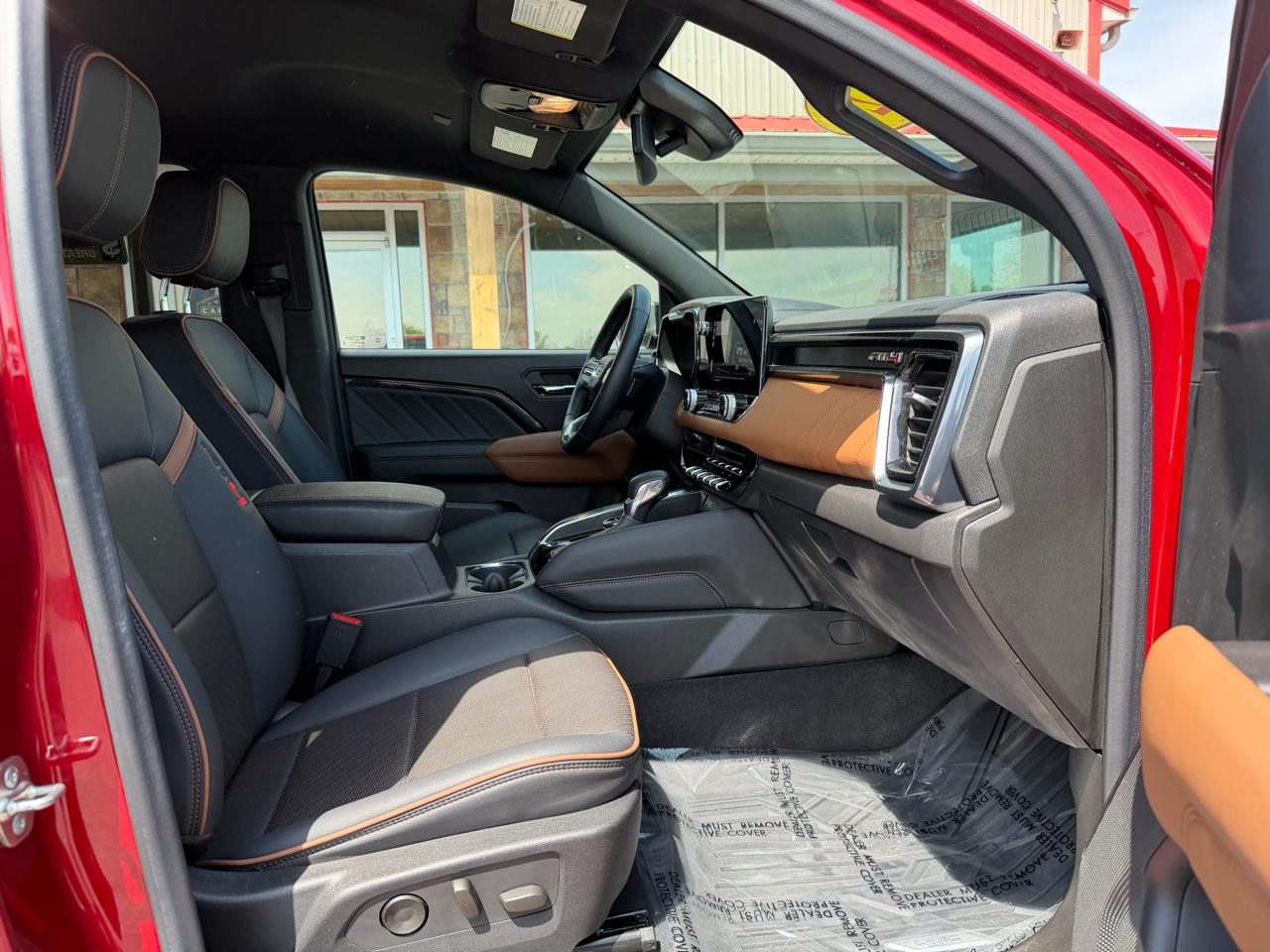 GMC Canyon 4WD Crew Cab AT4 2024