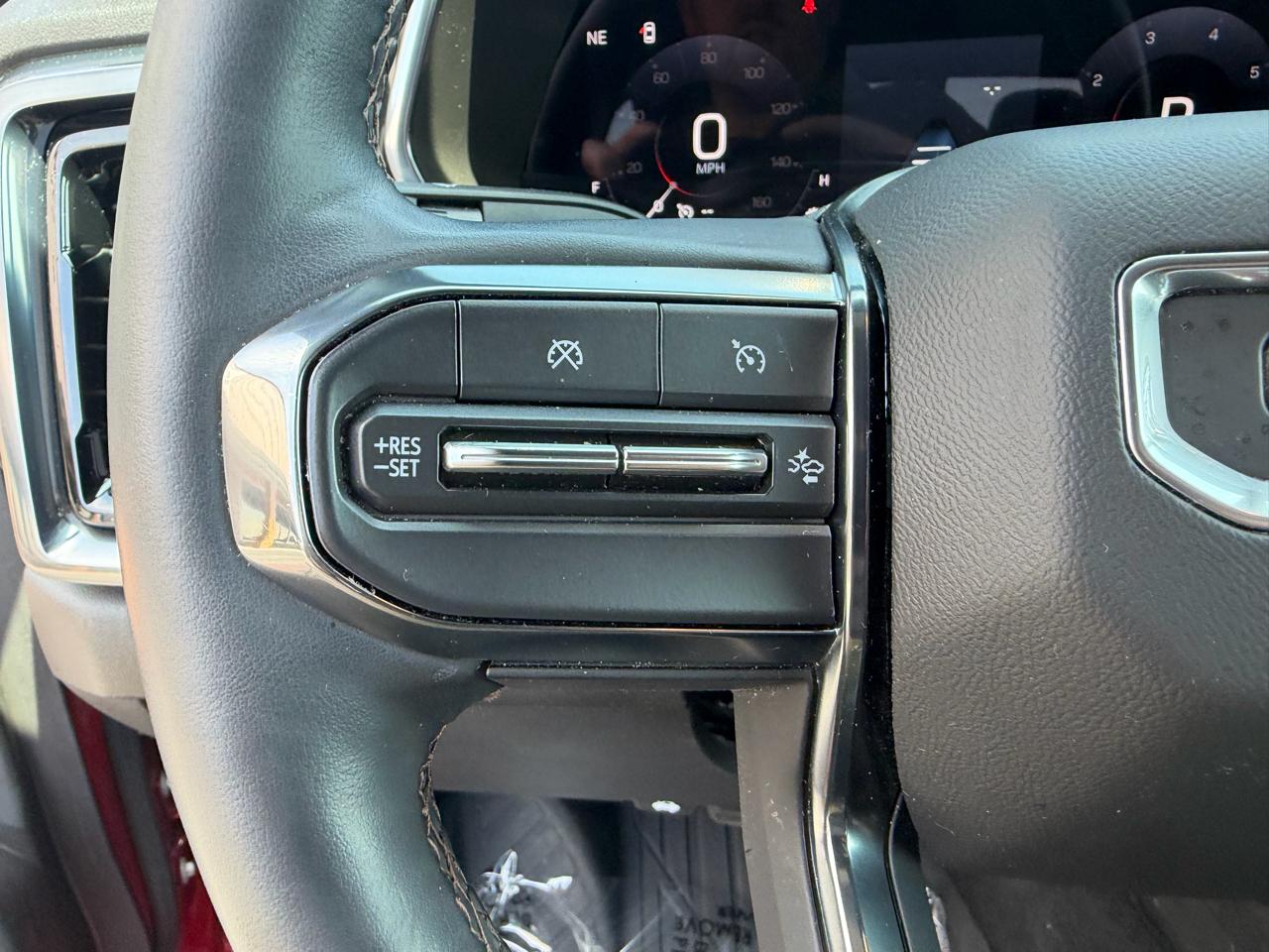 GMC Canyon 4WD Crew Cab AT4 2024