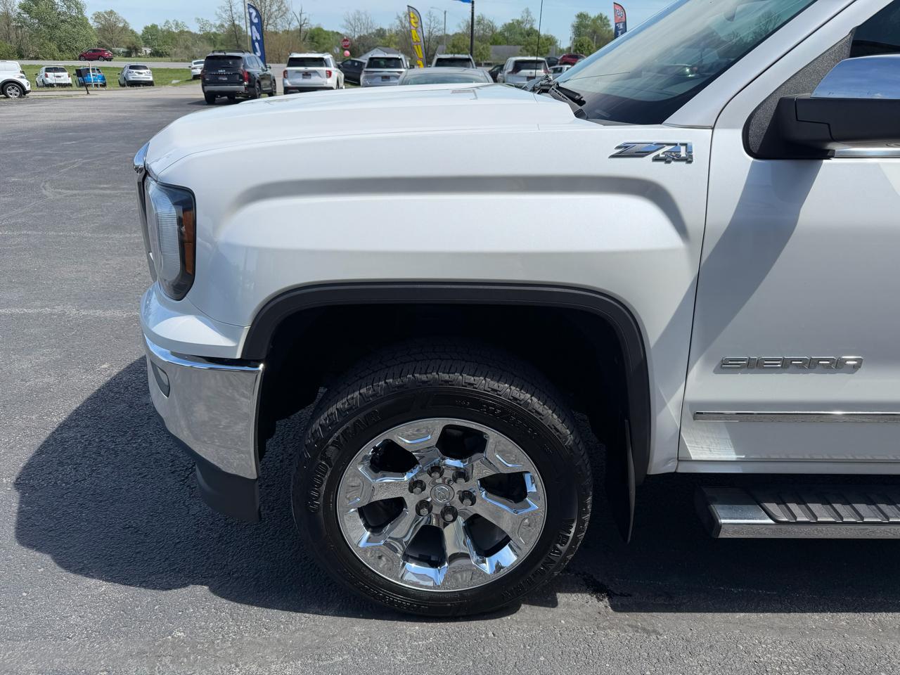 GMC Sierra 1500 4WD Crew Cab 143.5" SLT 2017