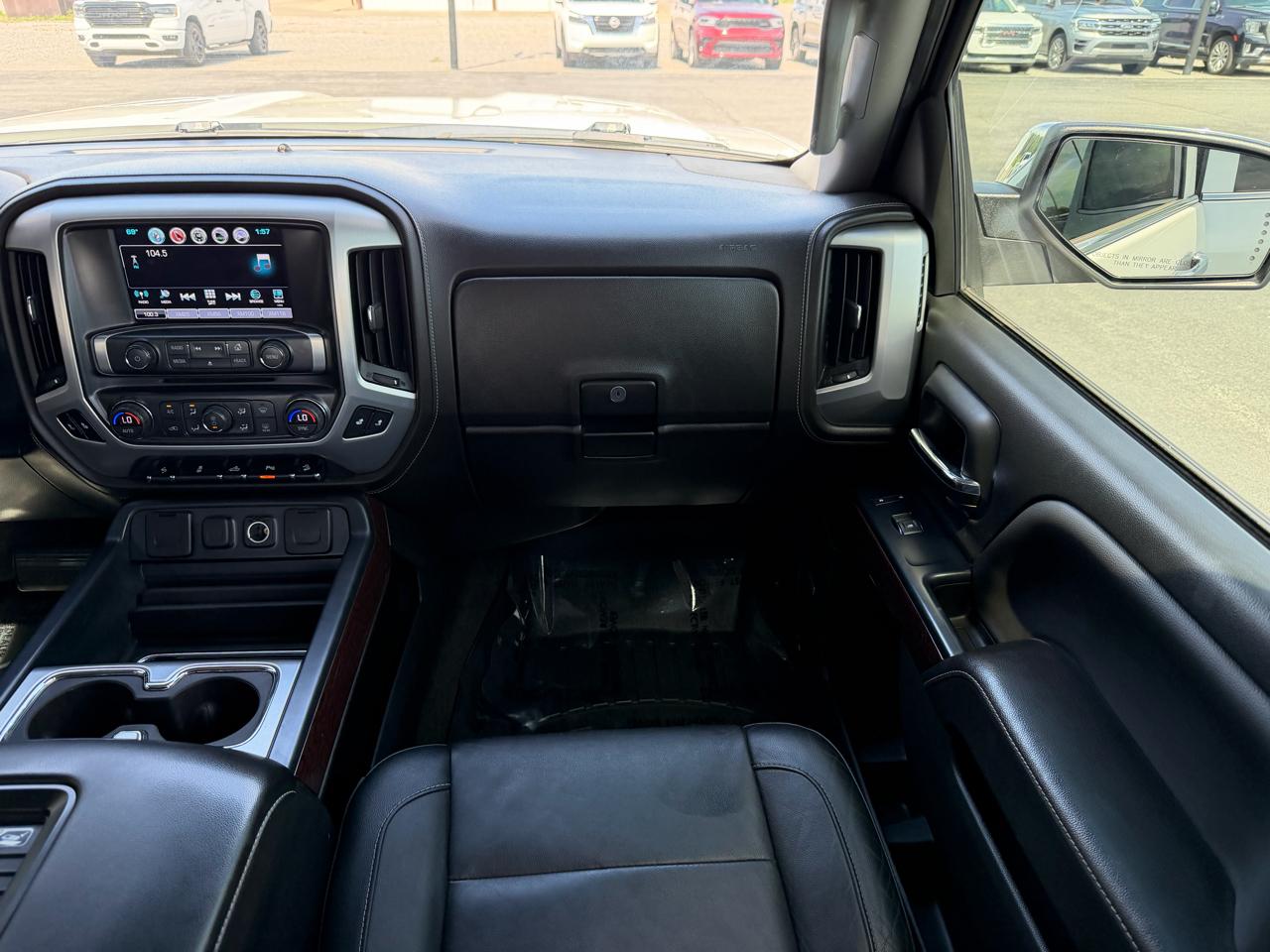 GMC Sierra 1500 4WD Crew Cab 143.5" SLT 2017