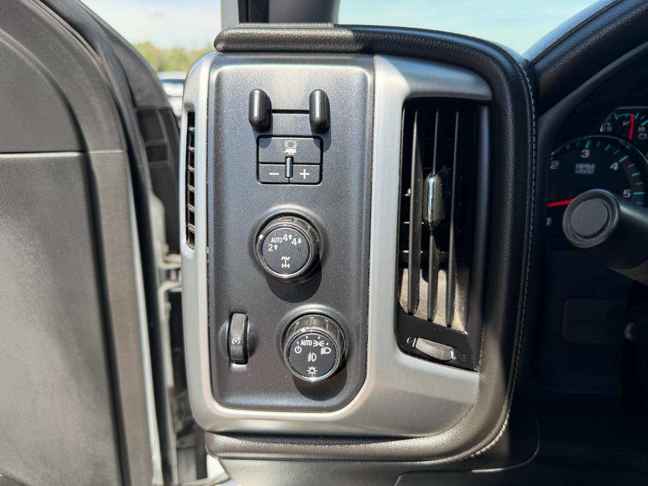 GMC Sierra 1500 4WD Crew Cab 143.5" SLT 2017