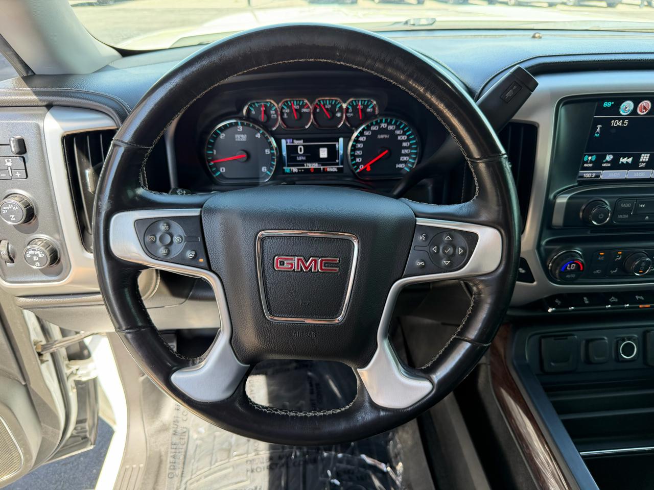 GMC Sierra 1500 4WD Crew Cab 143.5" SLT 2017