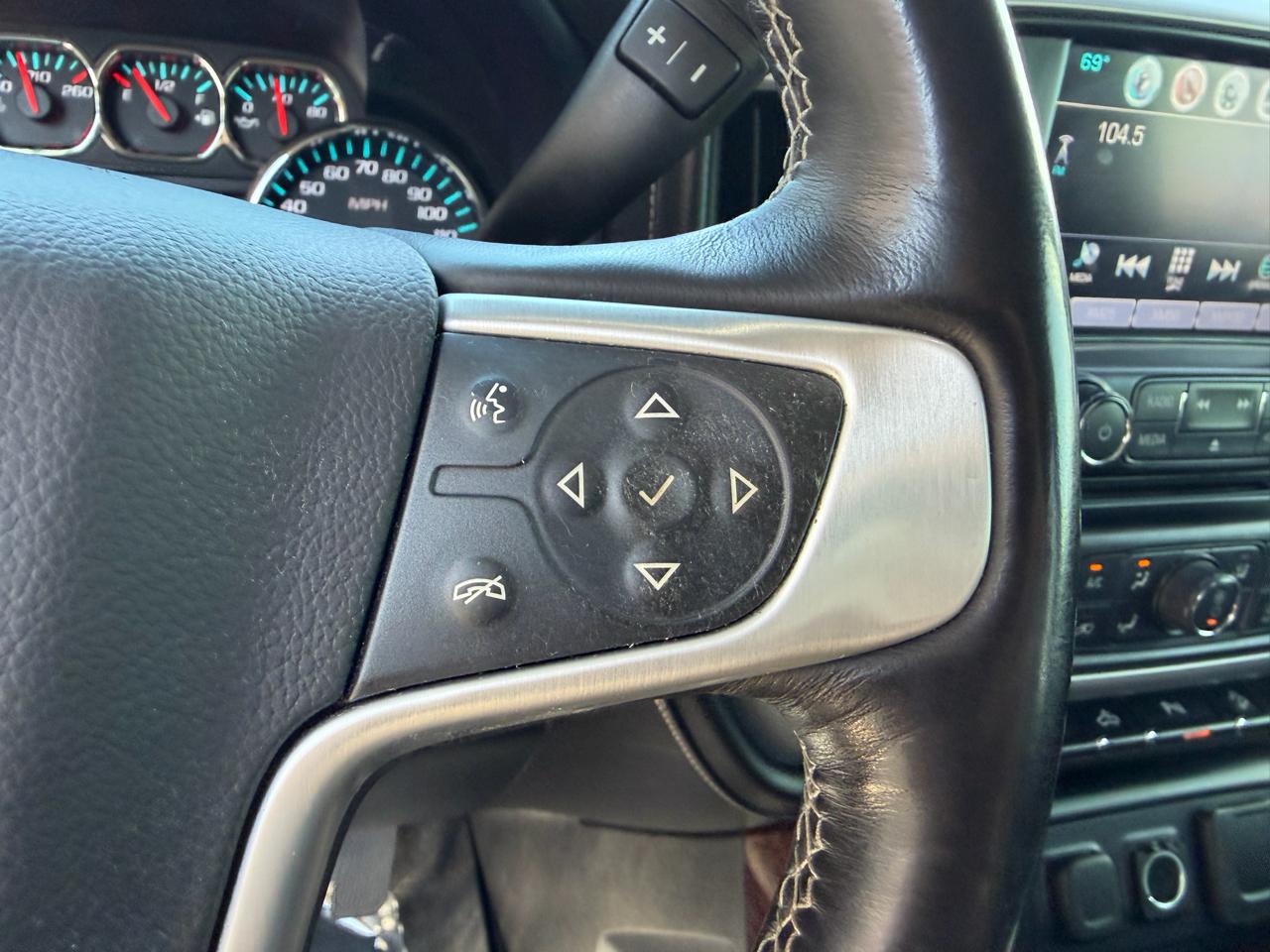 GMC Sierra 1500 4WD Crew Cab 143.5" SLT 2017