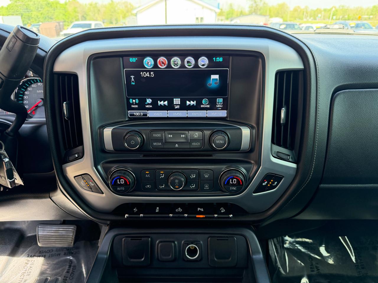 GMC Sierra 1500 4WD Crew Cab 143.5" SLT 2017